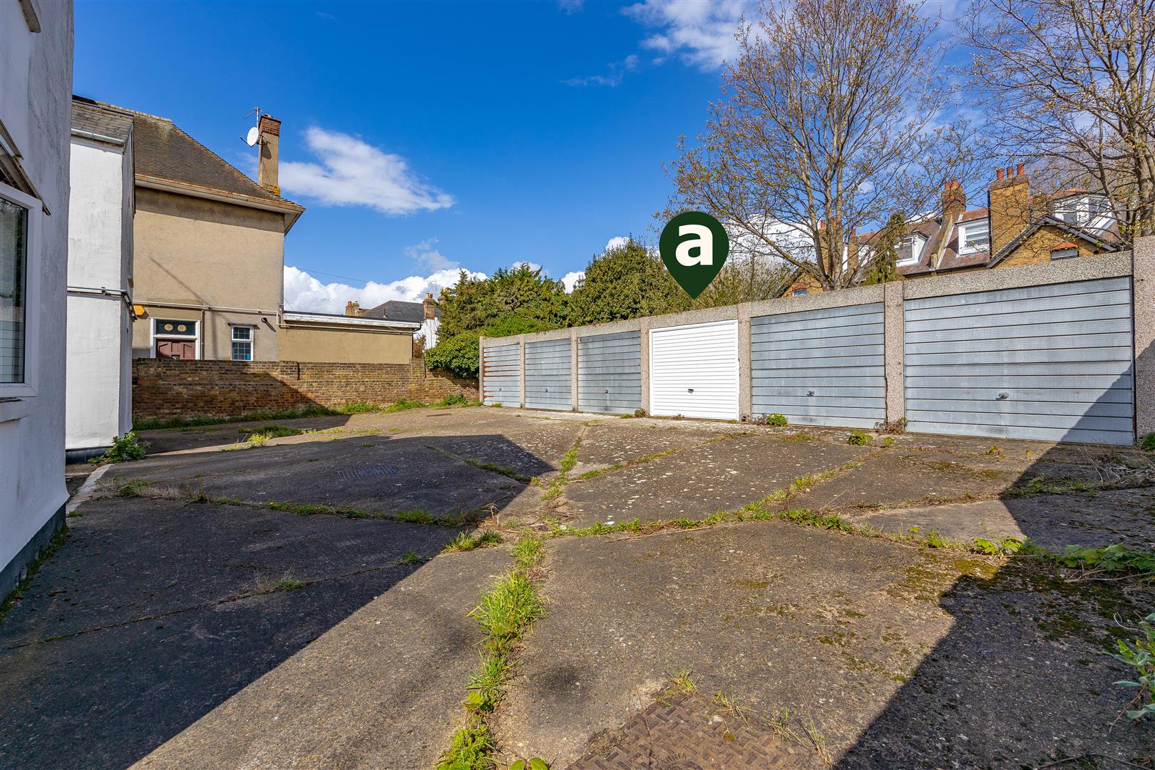 Garage & Communal Rear Parking